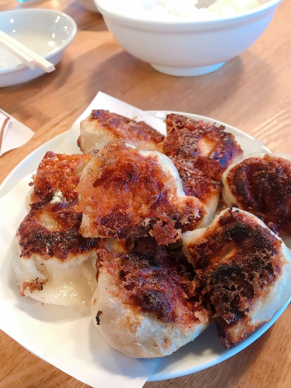 ミシュラン掲載の人気店「您好(ニイハオ)」。焼き餃子はもちろん、水餃子・揚げ餃子も食べてほしい。