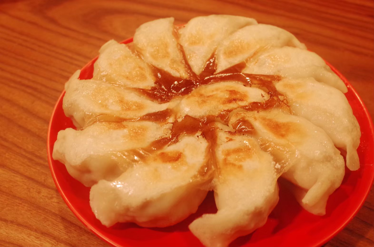 乃木坂の隠れ家「蓮月」の餃子はサクっともっちり絶品なんです。