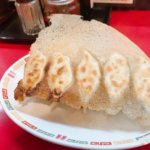 江古田にある「山東餃子本舗」のキレイな羽根つき餃子はとにかく圧巻!
